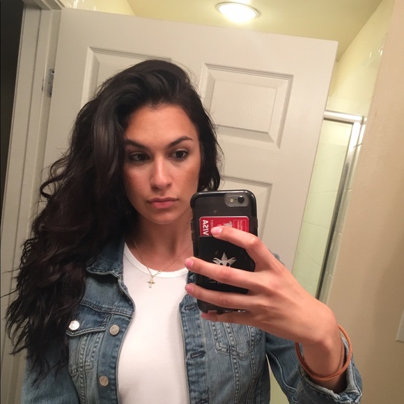 Profile Picture of Alexa Alexandrou (@aalexandrou) on Poshmark