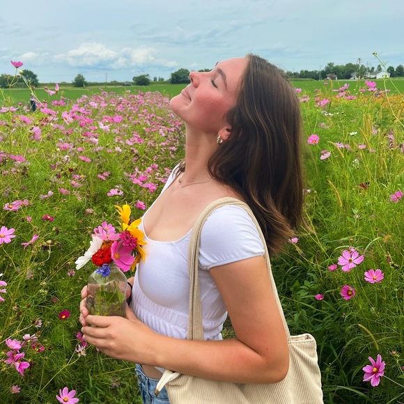 Profile Picture of Marissa Opferman (@mlopferman) on Poshmark