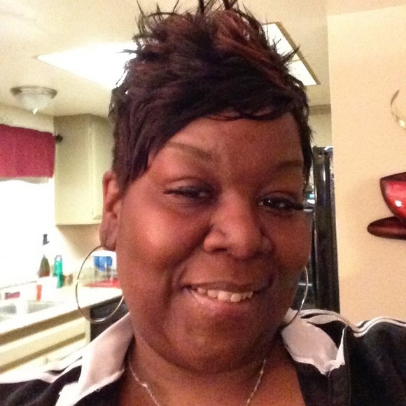 Profile Picture of Kimmie A (@kralexander89) on Poshmark