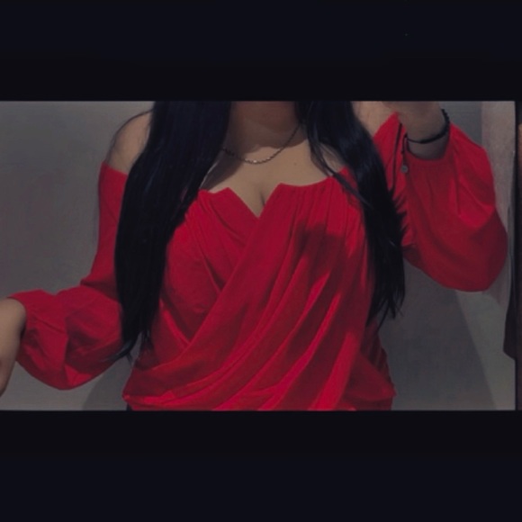 Profile Picture of Lezlie A lezlie (@lezliebby) on Poshmark