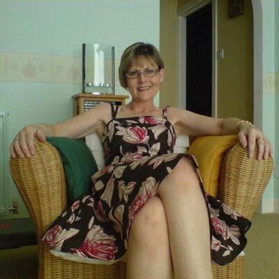 Profile Picture of Sue Barnard (@huzzysue) on Twitter