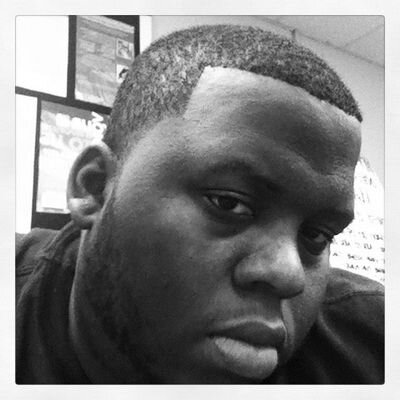Profile Picture of Robert Easter (@CheezyFBaby_) on Twitter