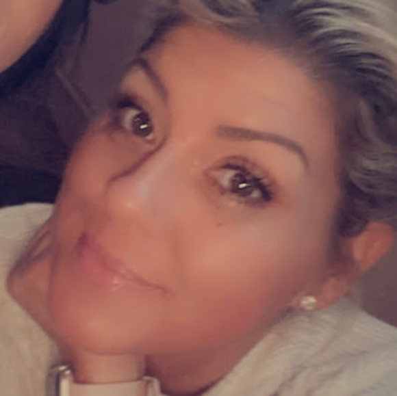 Profile Picture of Donna Scibilia (@scibiliadonna) on Poshmark