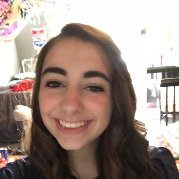 Profile Picture of Hannah Conway (@hconway123) on Poshmark