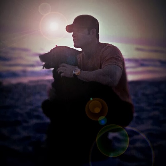 Profile Picture of Eric Alan (@ericfrensdorf) on Poshmark