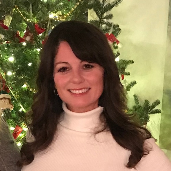 Profile Picture of Shannon Knopke (@shannonknopke) on Poshmark