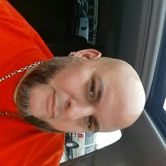 Profile Picture of Mike Peralta (@mikee31) on Poshmark