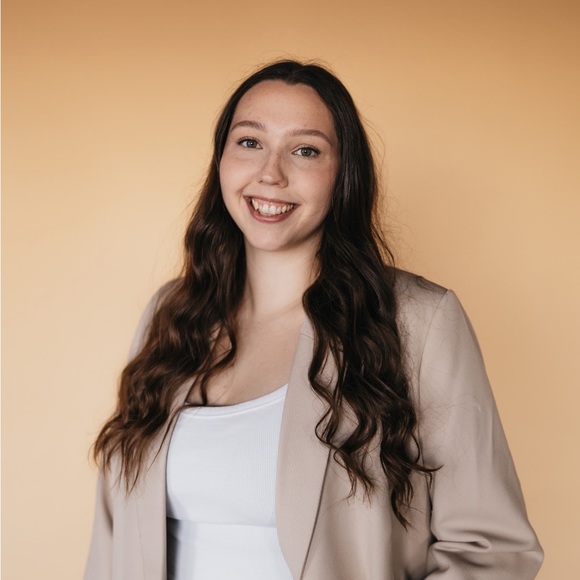 Profile Picture of Cassidy Thompson (@cassidythomp191) on Poshmark