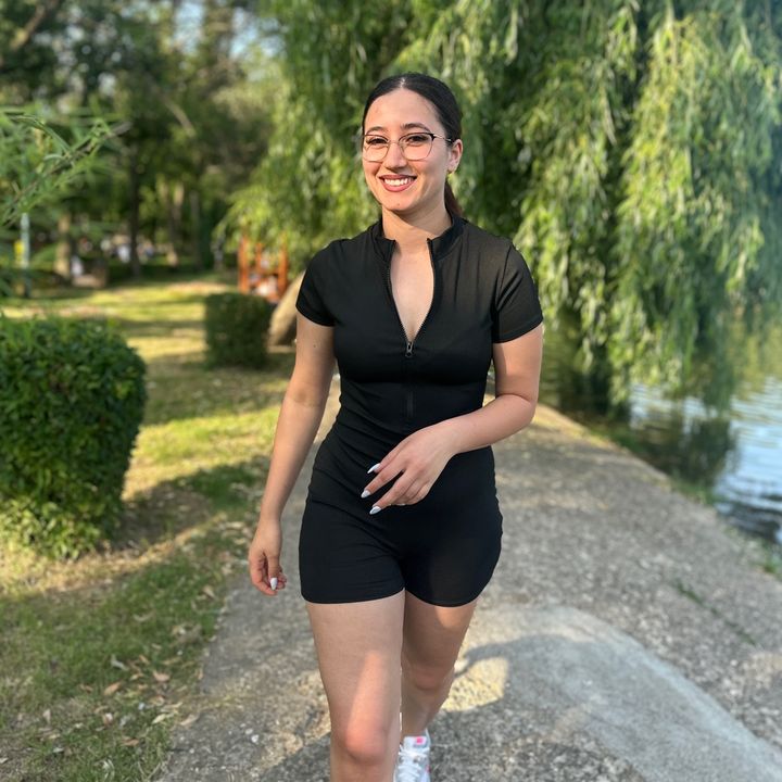 Profile Picture of Flori (@florirebe) on Tiktok