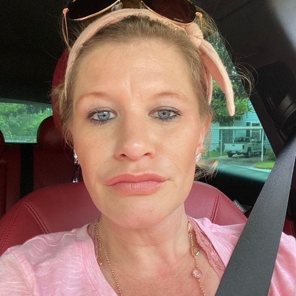 Profile Picture of Tiffany Dupree (@tiffanydupre616) on Poshmark