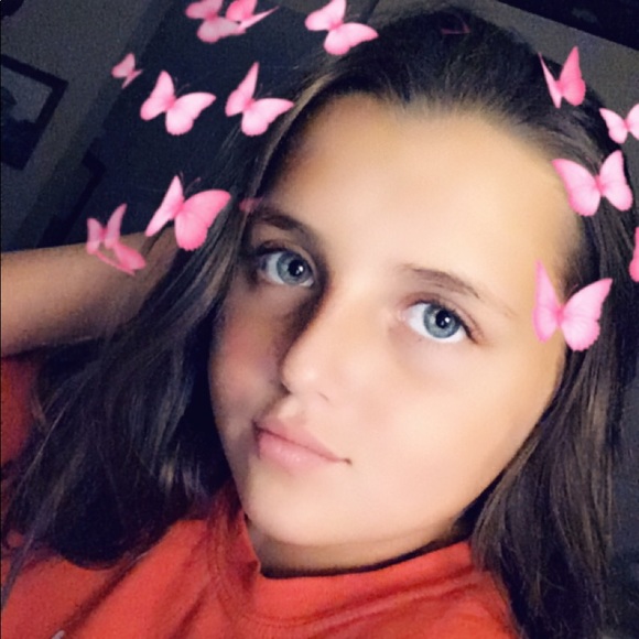 Abby Fulghum - Poshmark Profile Picture of Abby Fulghum (@fancybaby5505) on Poshmark