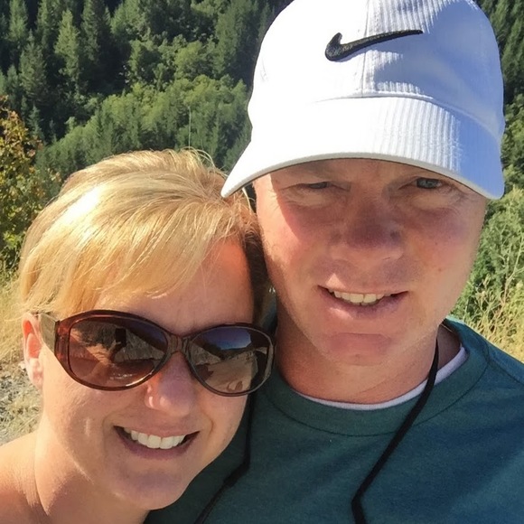 Profile Picture of Stacey & robert Harvey (@harveyharv5214) on Poshmark