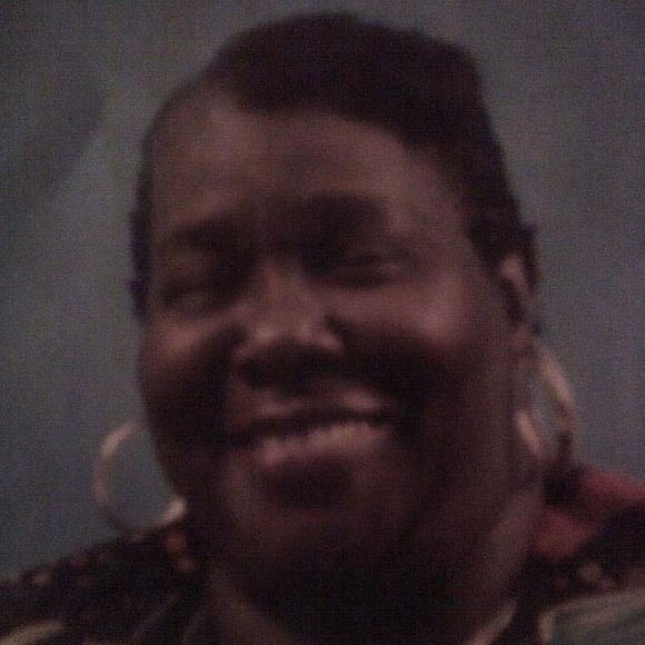 Profile Picture of Ynassia Goldsberry (@y_nassia) on Poshmark