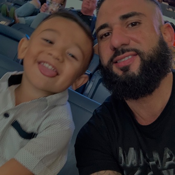 Profile Picture of Jose Arjona (@j_arjona) on Poshmark