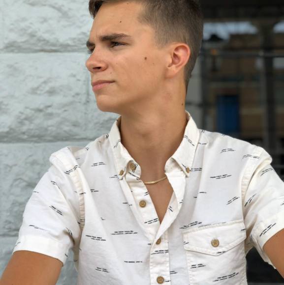 Profile Picture of Jacob Graves (@jtgraves2001) on Poshmark