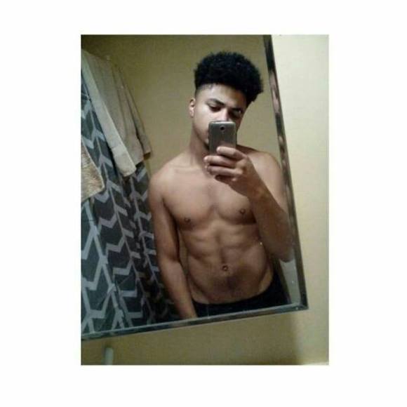 Profile Picture of Lorenzo Frazier (@lorenzof) on Poshmark