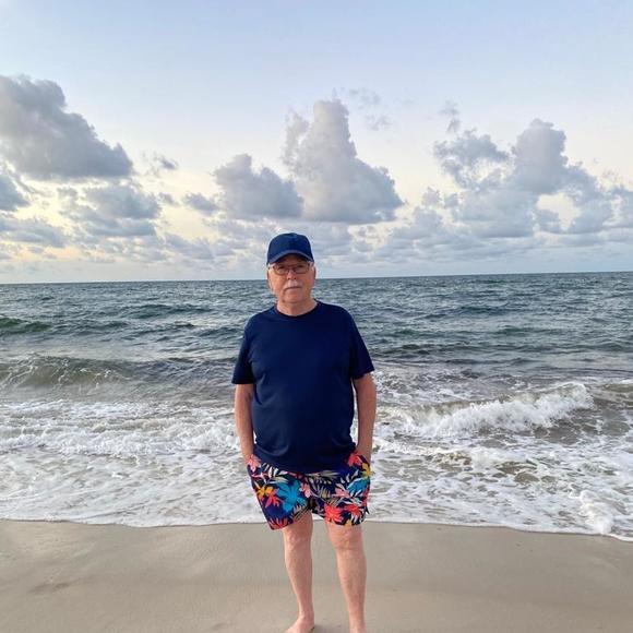 Joseph Ellsworth - Poshmark Profile Picture of Joseph Ellsworth (@joels47) on Poshmark