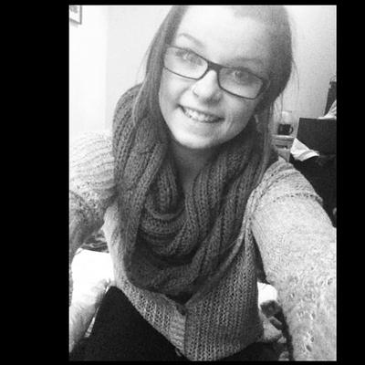Profile Picture of Jessie Parrott (@beautifulmon72) on Twitter