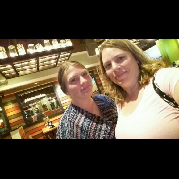 Profile Picture of Chrissy Lisle (@1024chrissylynn) on Poshmark