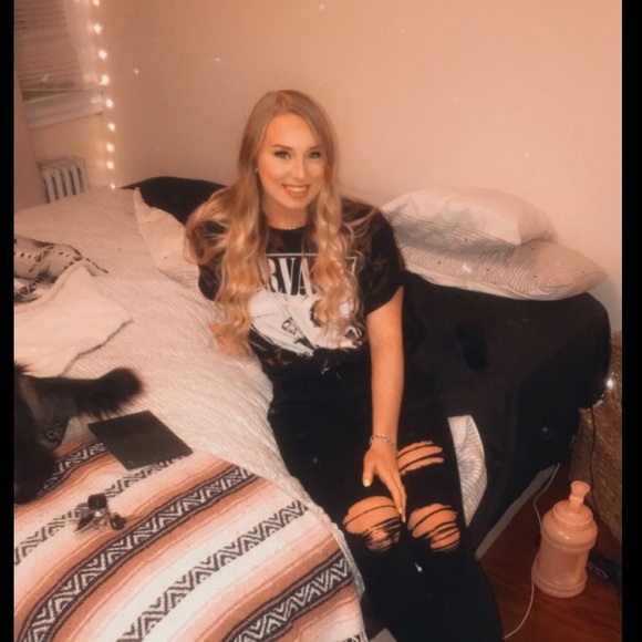 Profile Picture of Skylar Foster (@upinthe_skyyy) on Poshmark