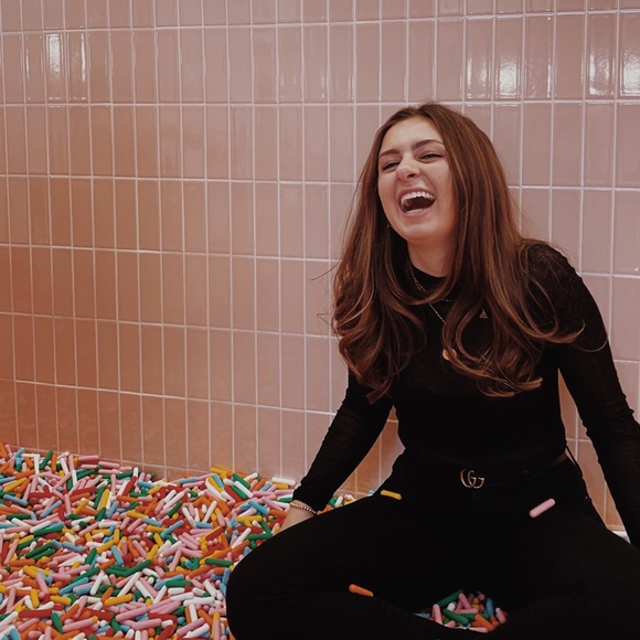 Tia Merheb - Poshmark Profile Picture of Tia Merheb (@tiamerheb) on Poshmark