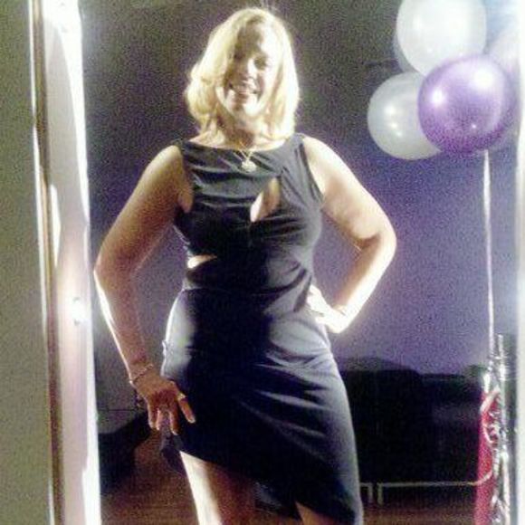 Profile Picture of Max Reed (@estherscloset06) on Poshmark