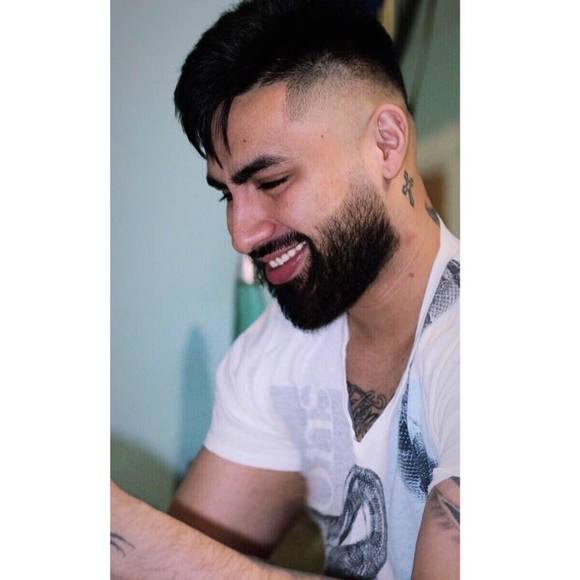 Profile Picture of Jeycot Araque (@jeycot17) on Poshmark