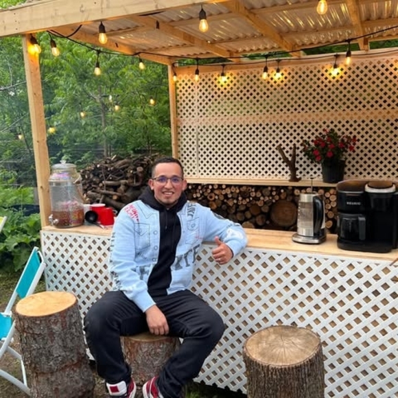 Profile Picture of Kevin Madrigal (@mdmkdm) on Poshmark