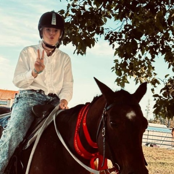 Profile Picture of Addi Moscatt (@southagencies09) on Poshmark