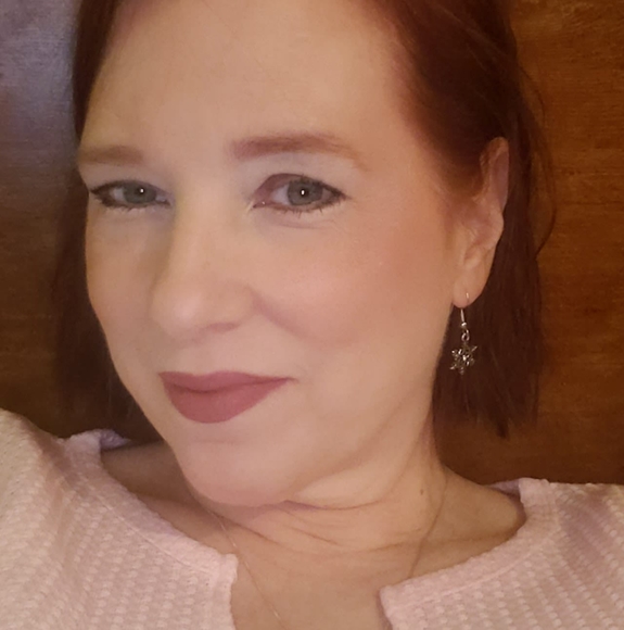 Profile Picture of Candy Gates (@richtar1) on Poshmark