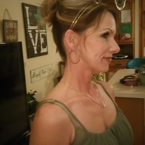 Profile Picture of K Roberts (@stevierai) on Poshmark