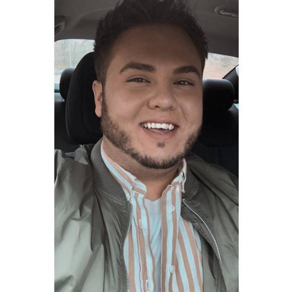 Profile Picture of Jesse Meredith (@jesse_dwight) on Poshmark