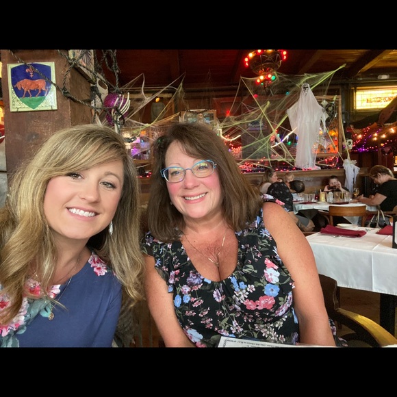 Profile Picture of Lida Seper (@lidaseper) on Poshmark