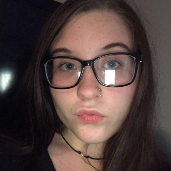 Profile Picture of Aliya Lockman (@aliyalockman) on Poshmark