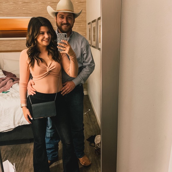 Profile Picture of Leah Lindenmeyer (@leahlindenmeyer) on Poshmark