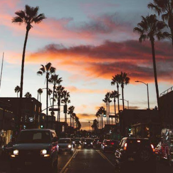 Profile Picture of Keaton Smith (@kfoxsmit) on Poshmark