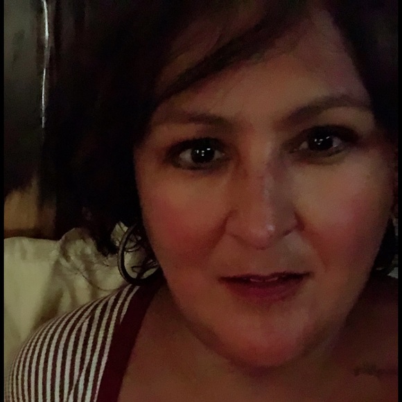 Profile Picture of Betty Carlson (@dbsdj75) on Poshmark