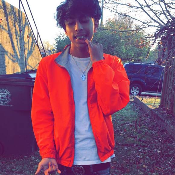 Profile Picture of Kevin Munoz (@kevinmunoz681) on Poshmark