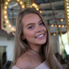 Profile Picture of Carly Newcomb (@CarlyNewcomb) on Twitter