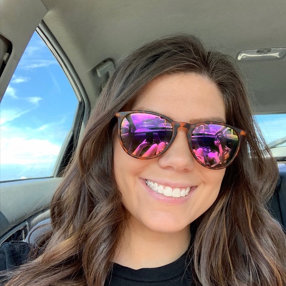 Profile Picture of Savanna Nonnemacher (@savnonny) on Poshmark