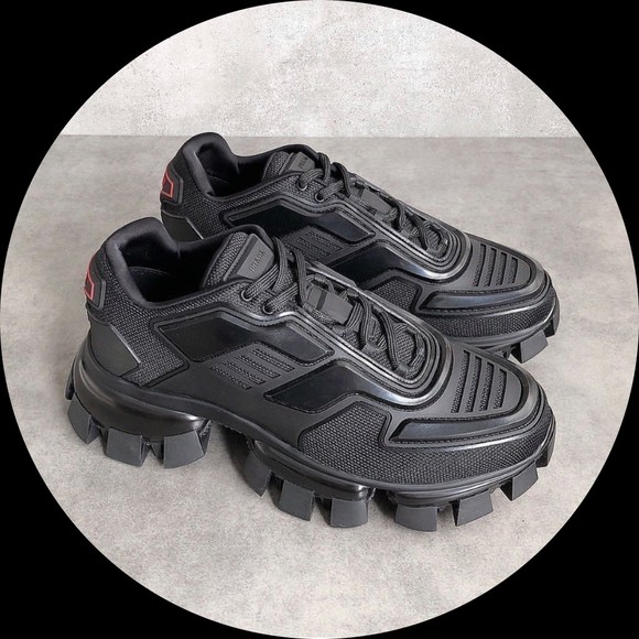 Profile Picture of Alex Grabowski (@alenazoriiczuk) on Poshmark