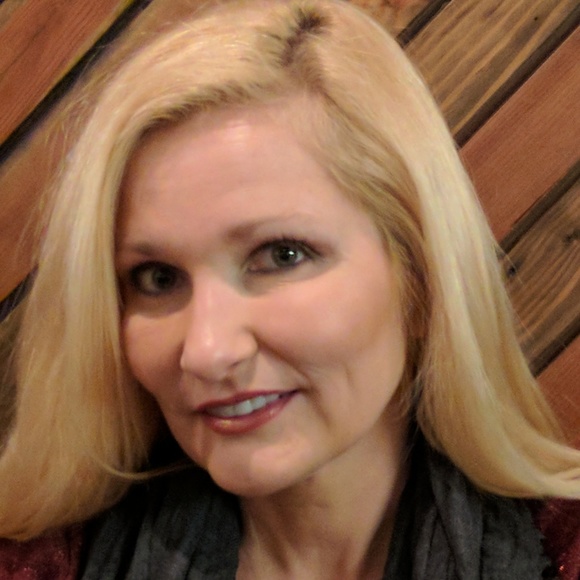 Profile Picture of Christy Klaus (@crissy621) on Poshmark