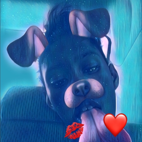 Profile Picture of Tanya Moyer (@shawngrossman) on Poshmark