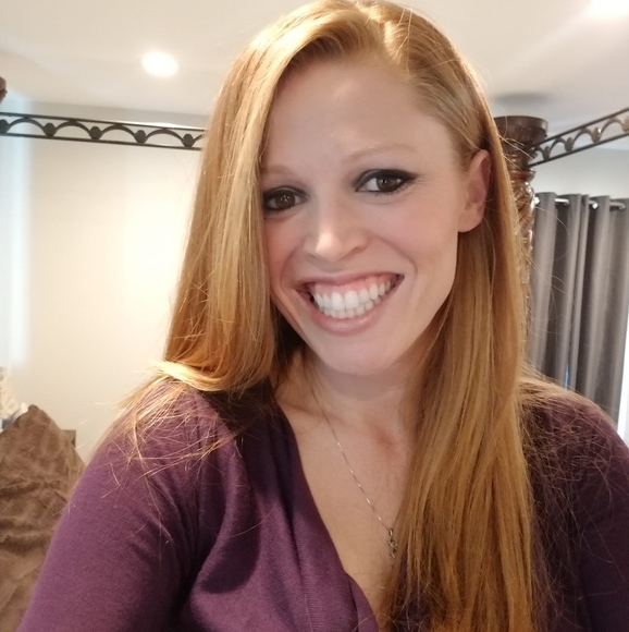 Profile Picture of Jodi Lee (@jaykelsmom) on Poshmark