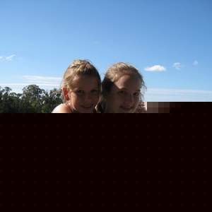 Lizzie James-jenks - Myspace Profile Picture of Lizzie James-jenks (@lizwhiz15) on Myspace