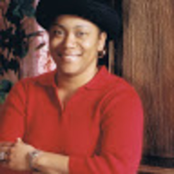 Profile Picture of Erica Trotman (@trotmanela) on Poshmark