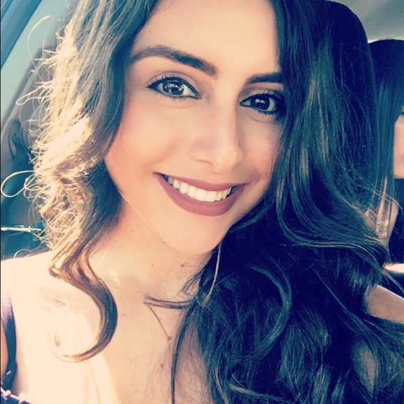 Profile Picture of Daritza Gonzalez (@daritzagonzalez) on Poshmark