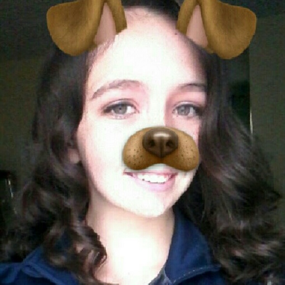 Profile Picture of Baylee Wilson (@bay_2615) on Poshmark