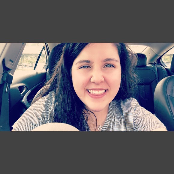 Profile Picture of Danielle Sprinkle (@sprinkle99) on Poshmark