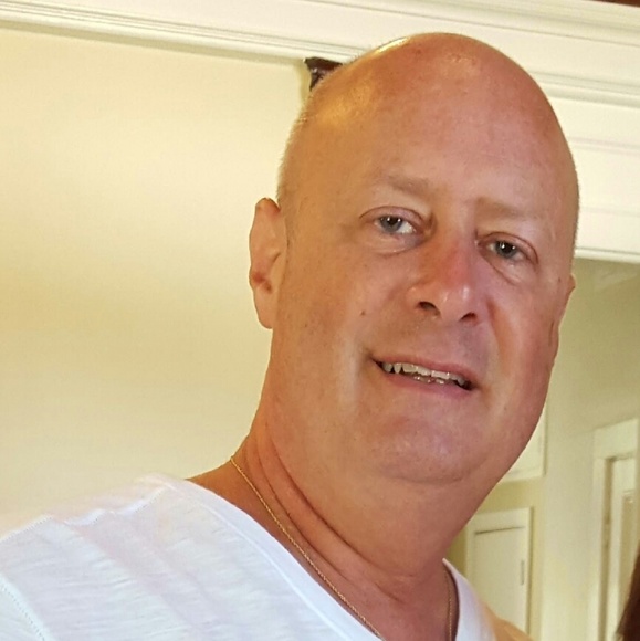 Profile Picture of Neil Mednick (@nmbreeze123) on Poshmark